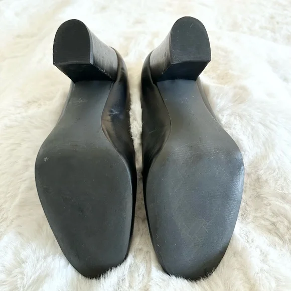 TAHARI Shoes. Size 9.5. - Picture 4 of 5